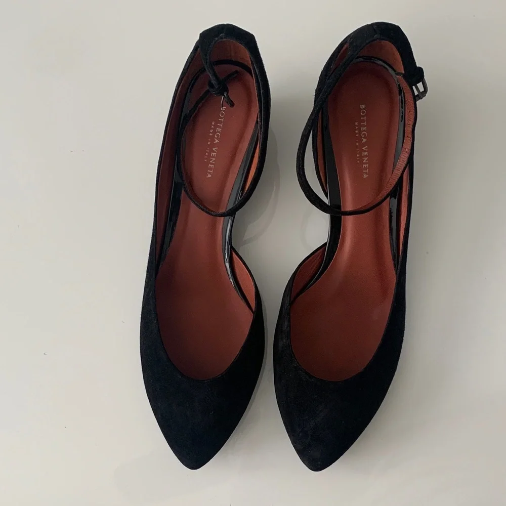 Bottega Veneta Black Suede Ankle-Strap Low Heels – EU 39.5 (9) – New Without Box